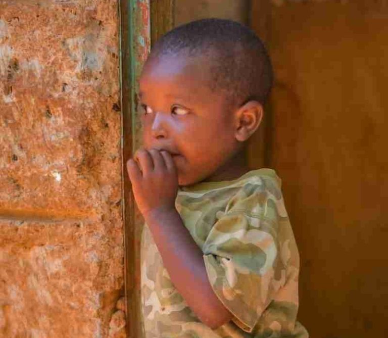 Feeding 1600 Children in Kenya